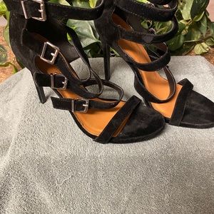 Women Shoe Republic LA Suede Shoes. Black. Size 9